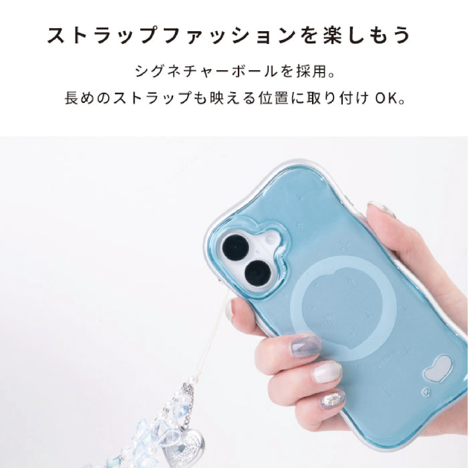 シグネチャーボールを採用。長めのストラップも映える位置に取り付けOK。
